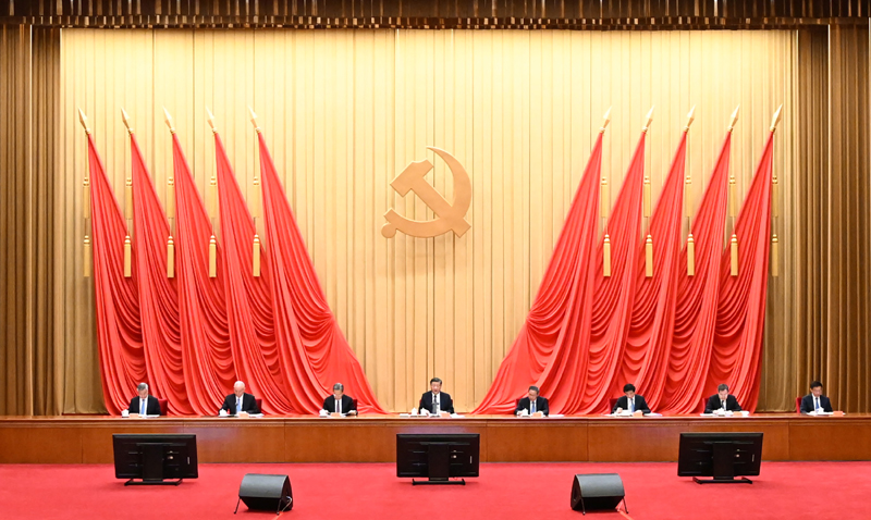 4月3日，學習貫徹習近平新時代中國特色社會主義思想主題教育工作會議在北京召開。中共中央總書記、國家主席、中央軍委主席習近平出席會議并發(fā)表重要講話。李強、趙樂際、王滬寧、蔡奇、丁薛祥、李希、韓正出席會議。